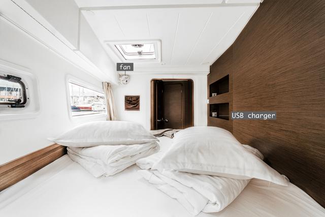 Book yachts online - catamaran - Lagoon 42 - ZETA - rent