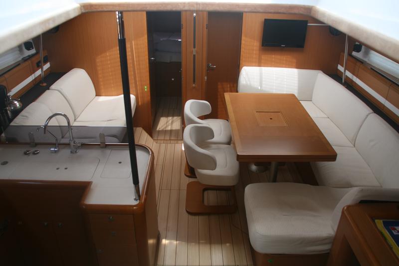 Book yachts online - sailboat - Jeanneau 53 (4cab) - Trinity - rent