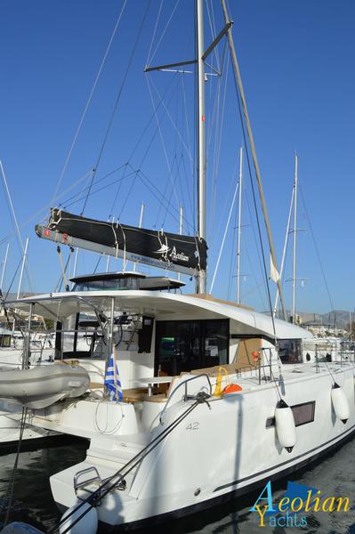 Book yachts online - catamaran - Lagoon 42 - Aeolian Spirit - rent