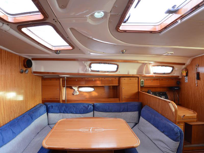 Book yachts online - sailboat - Bavaria 39 Cruiser - Fortuna - rent