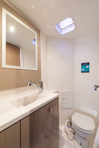 Book yachts online - catamaran - Isla 40 - Rih - rent