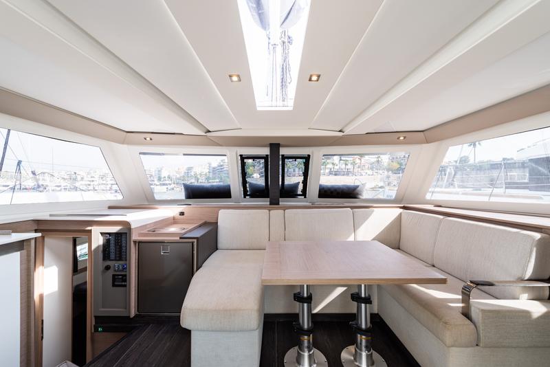 Book yachts online - catamaran - Isla 40 - Rih - rent