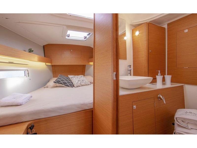 Book yachts online - sailboat - Dufour 390 Grand Large - Shibumi - rent