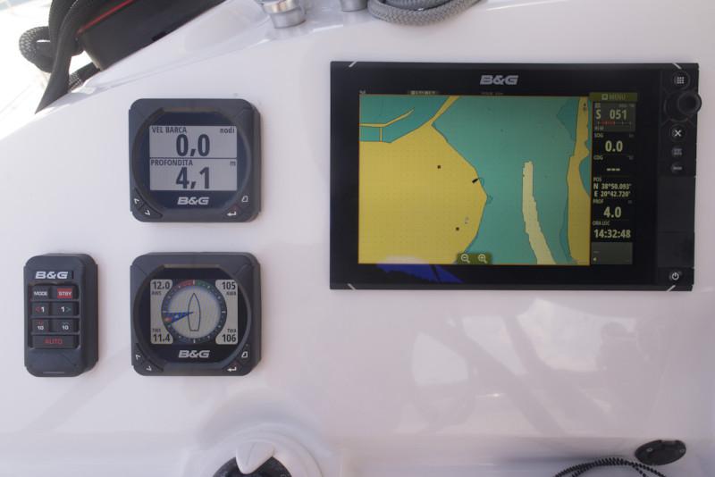 Book yachts online - catamaran - Lagoon 400 S2 - Why not 11 - rent