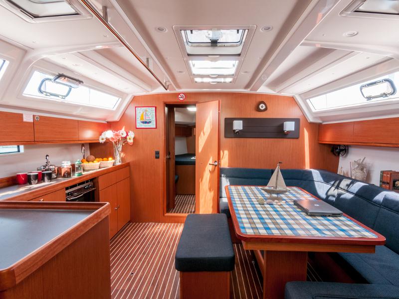 Book yachts online - sailboat - Bavaria 46 Cruiser - Ioli (New Sails 2022) - rent