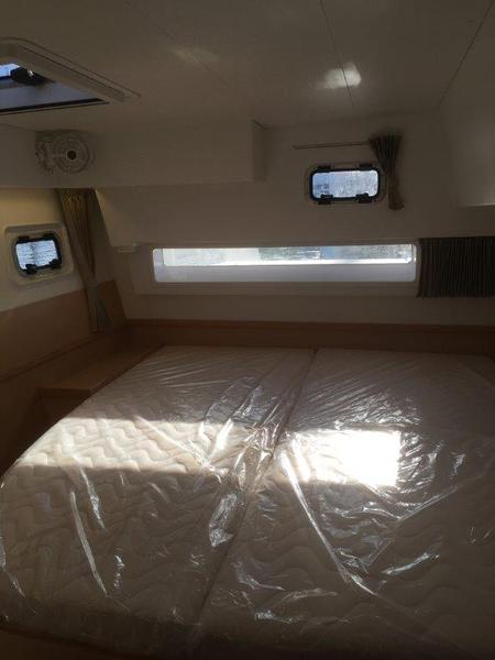 Book yachts online - catamaran - Lagoon 42 - Tidre - rent
