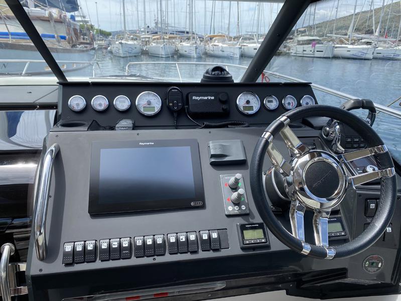 Book yachts online - motorboat - Grandezza 34 OC - BASILEIA - rent
