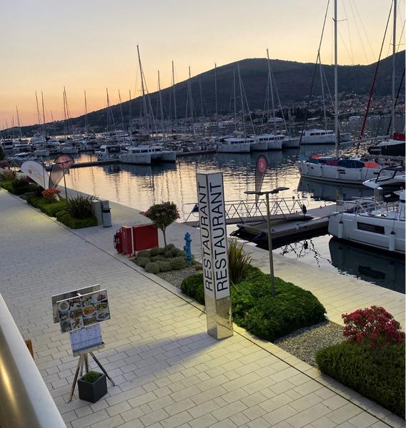 Book yachts online - motorboat - Eolo 650 - Eolo 650 (2012) - rent