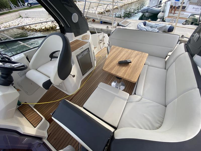 Book yachts online - motorboat - Bavaria S32 Open - MONICO - rent