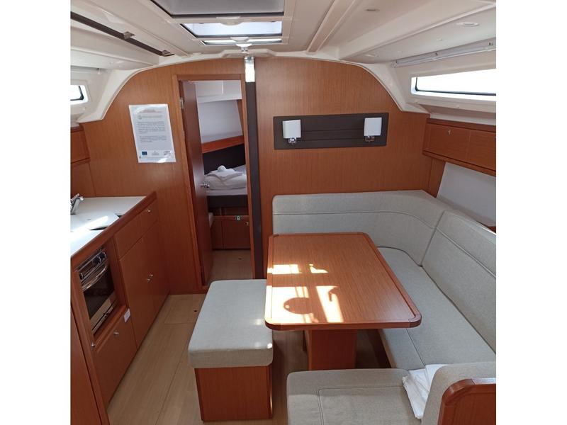 Book yachts online - sailboat - Bavaria Cruiser 41 - Pasithea - rent