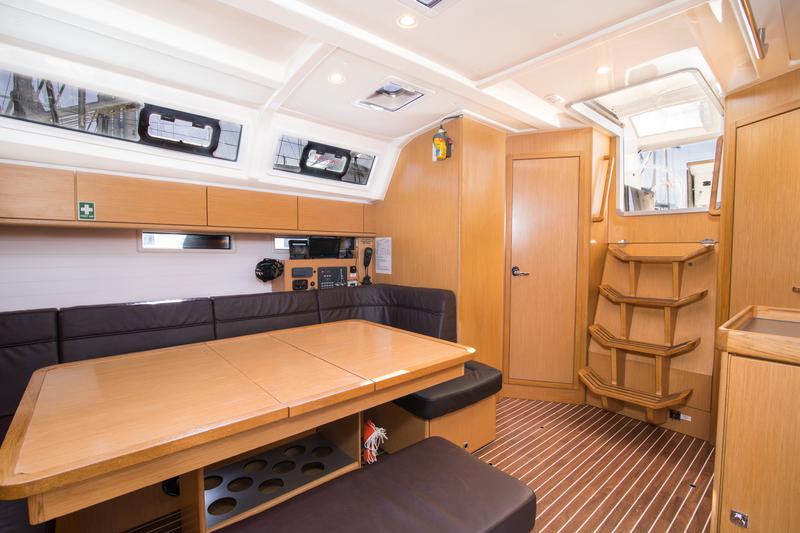 Book yachts online - sailboat - Bavaria Cruiser 46 - Electra - rent