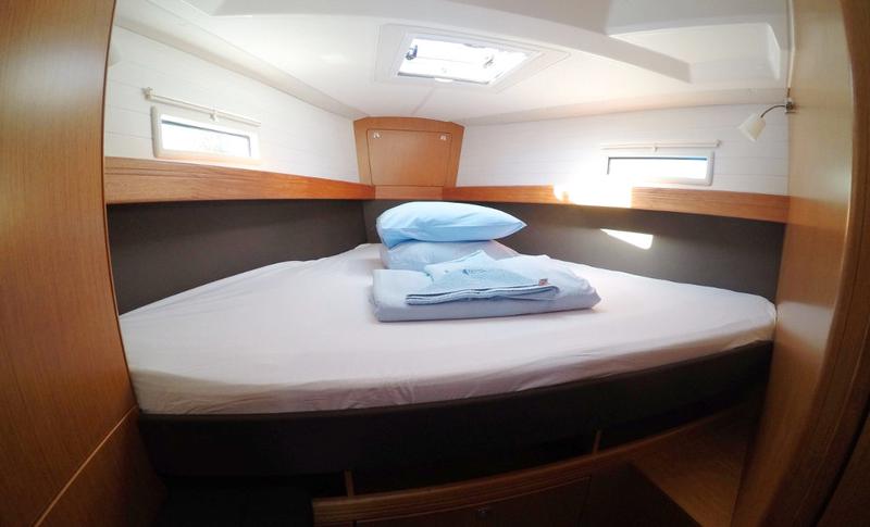 Book yachts online - sailboat - Bavaria Cruiser 41 - Lal - rent