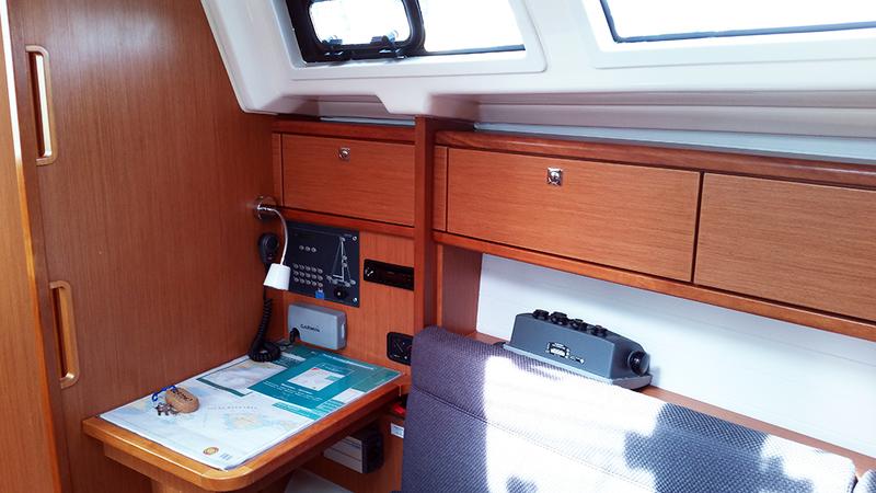 Book yachts online - sailboat - Bavaria Cruiser 33 - Callisto  - rent