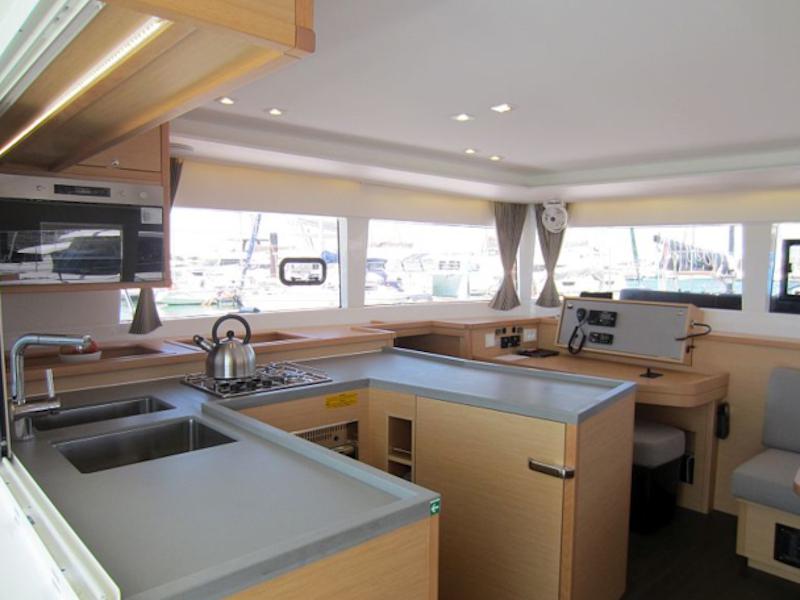 Book yachts online - catamaran - Lagoon 450 S - Anabella - rent