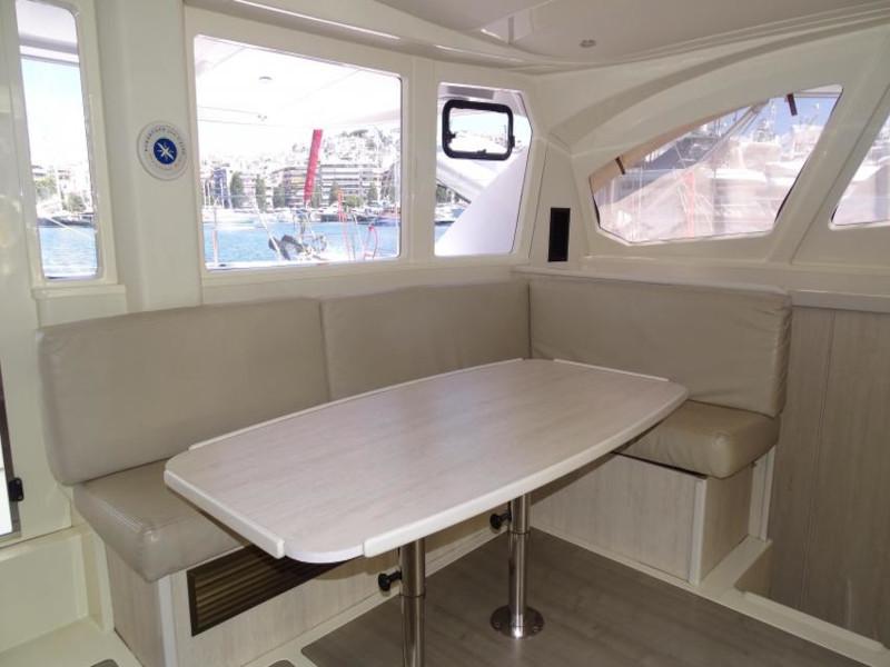 Book yachts online - catamaran - Leopard 44 - La Luna (Radazul) - rent