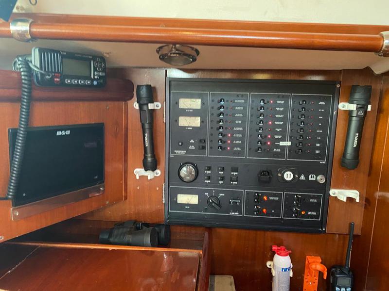 Book yachts online - sailboat - Beneteau 50-4 - Alboran Bikini (Radazul) - rent