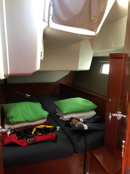 Book yachts online - sailboat - Oceanis 45-4 - Alboran Gin Fizz (Radazul) - rent