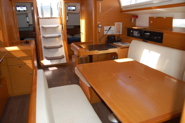 Book yachts online - sailboat - Sun Odyssey 519 - Alboran Champagne (Majorca) - rent