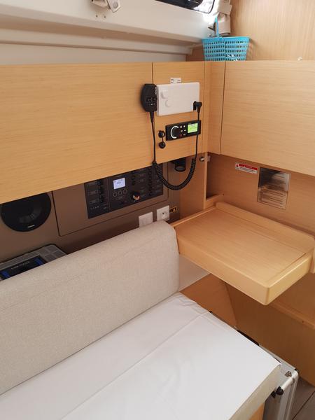 Book yachts online - sailboat - Oceanis 35.1 - Kolibri - rent