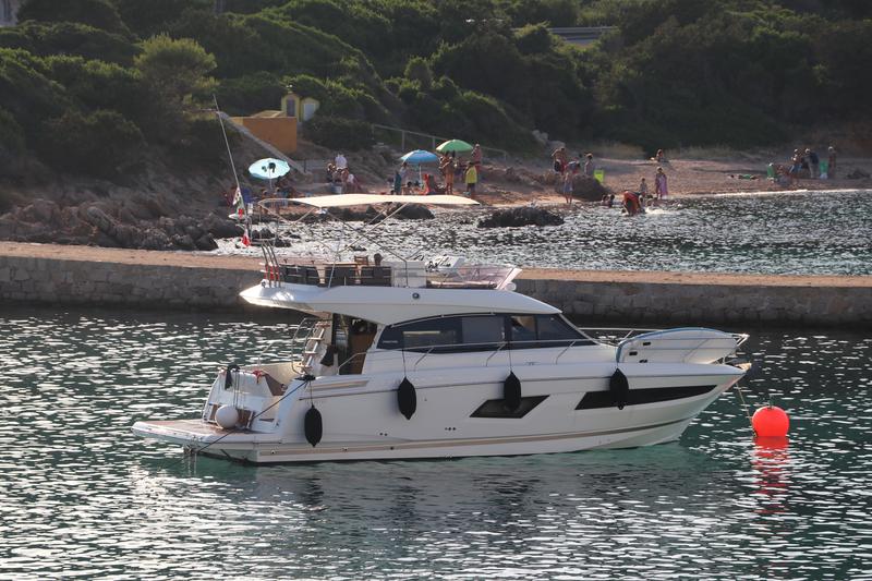 Book yachts online - motorboat - Prestige 420 Fly - My NAIMA - rent