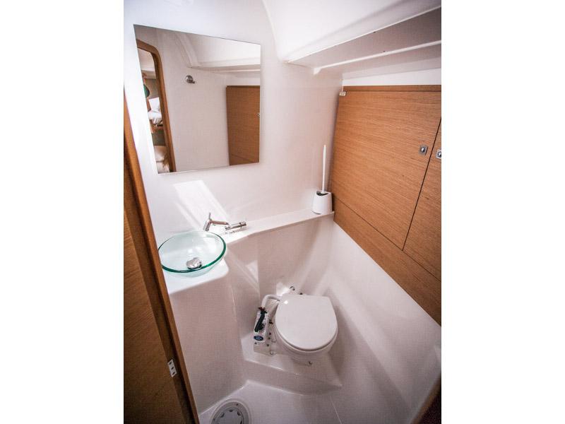 Book yachts online - sailboat - Dufour 460 Grand Large - LISABET 2018+AC - rent