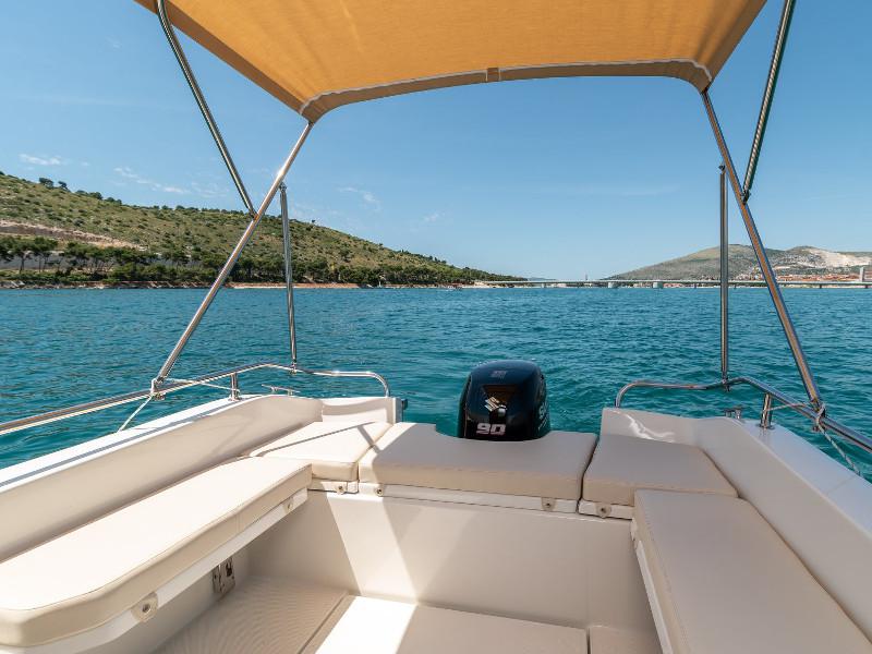 Book yachts online - motorboat - Fortis 590C - Fortis 590C - rent