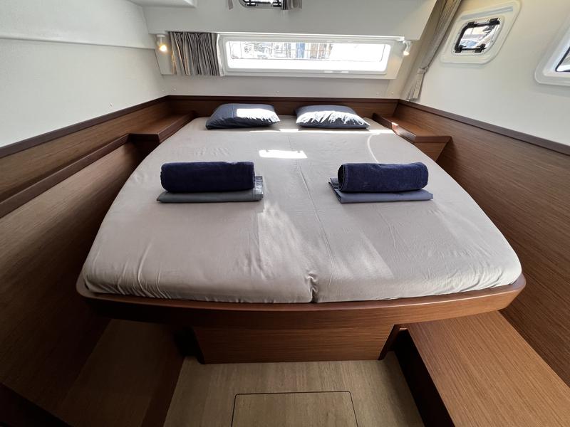 Book yachts online - catamaran - Lagoon 42 - Odessa - rent