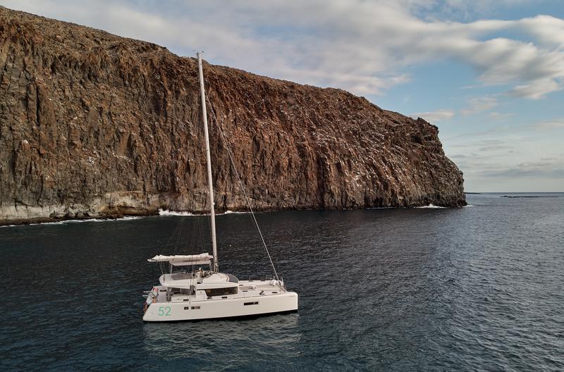 Book yachts online - catamaran - Lagoon 52F - Neptuno  - rent
