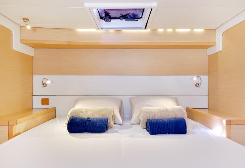 Book yachts online - catamaran - Lagoon 52F - Neptuno  - rent