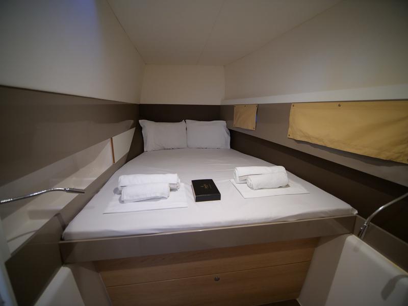 Book yachts online - catamaran - Bali 4.1 - Double Kiss - rent