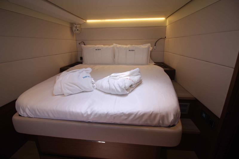 Book yachts online - catamaran - Lagoon 620 (10+3) - The Sun (AC, WM, Generator, Inverter, Tender Lift) - rent