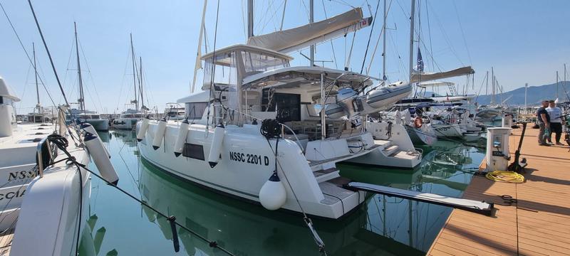 Book yachts online - catamaran - Lagoon 42 - Gamma Leonis - rent