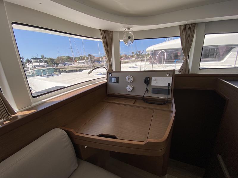 Book yachts online - catamaran - Lagoon 42 - Blue Eyes (WM, Inverter, Fans) - rent