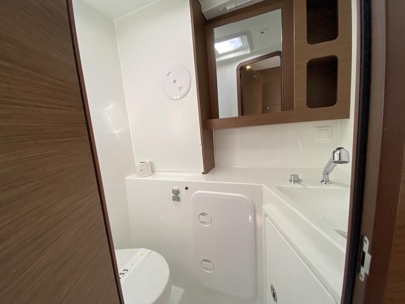Book yachts online - catamaran - Lagoon 42 - Blue Eyes (WM, Inverter, Fans) - rent