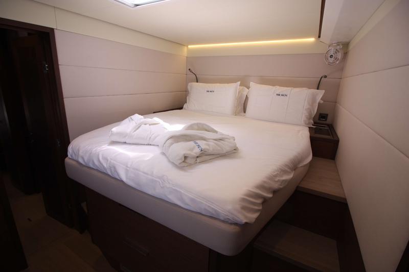 Book yachts online - catamaran - Lagoon 620 (10+3) - The Sun (ANU) (5 cab + 3 crew) (AC, WM, Generator, Inverter, Tender Lift) - rent