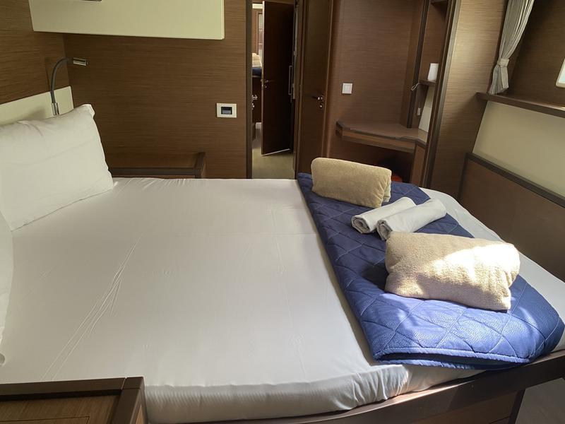 Book yachts online - catamaran - Lagoon 52F (5 cab) - Naka (PTP)  - rent