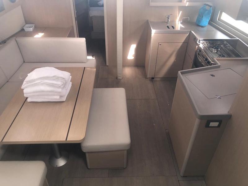 Book yachts online - sailboat - Oceanis 40.1 (3cab) - Aries - rent