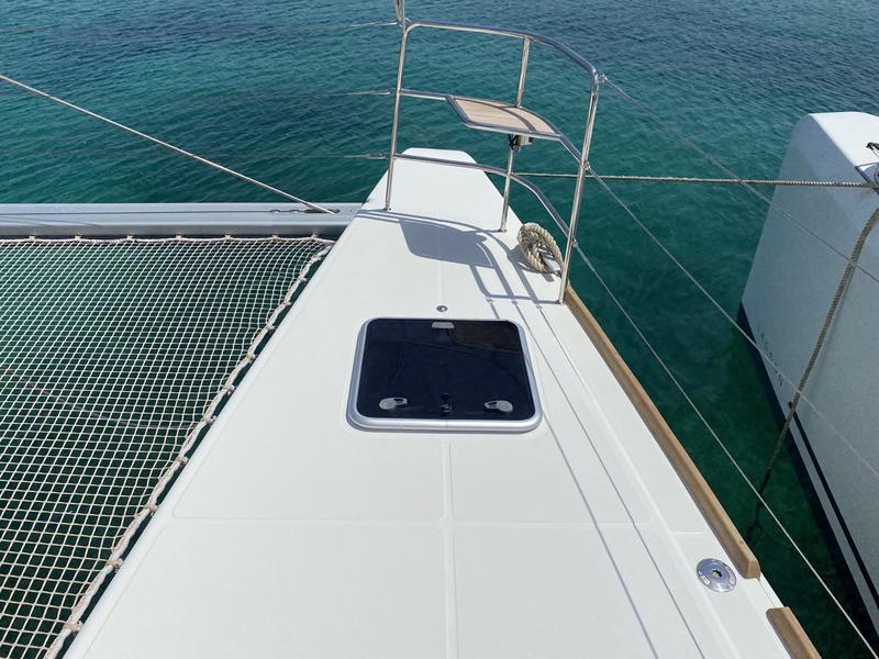 Book yachts online - catamaran - Lagoon 52F (5 cab) - Naka (A/C, WM, Generator, Inverter, Tender Lift) - rent