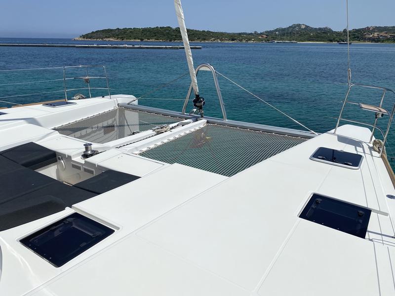 Book yachts online - catamaran - Lagoon 52F (5 cab) - Naka (TOR) - rent