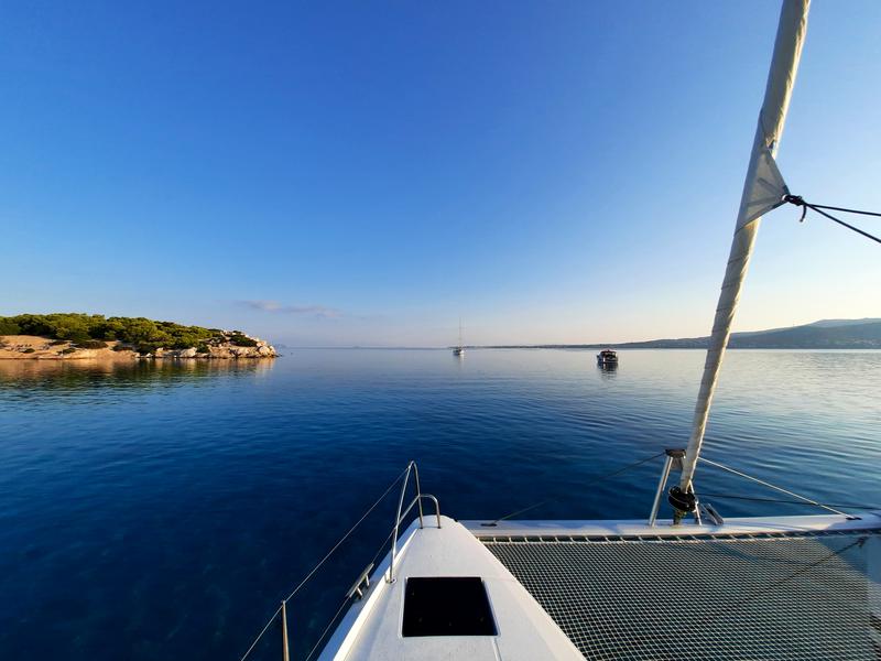 Book yachts online - catamaran - Astréa 42 - Nancy - rent