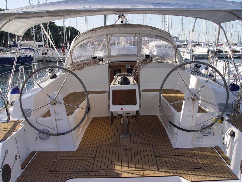 Book yachts online - sailboat - Bavaria Cruiser 46 - Fenice - rent