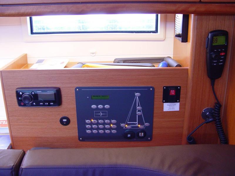 Book yachts online - sailboat - Bavaria Cruiser 46 - Fenice - rent