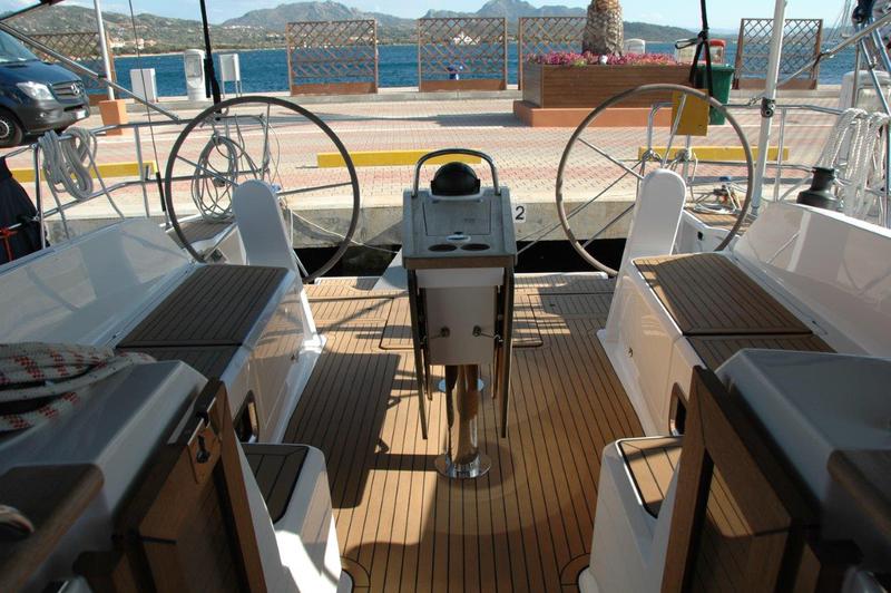 Book yachts online - sailboat - Bavaria Cruiser 46 - Fenice - rent