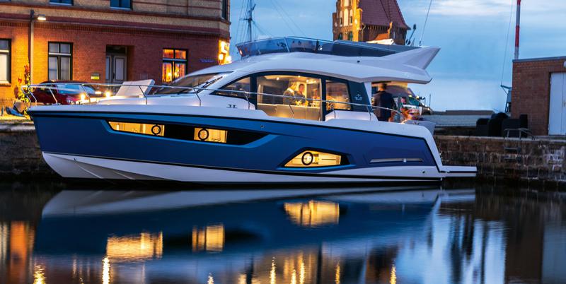 Book yachts online - motorboat - Sealine F430 - BLUE LAGOON - rent