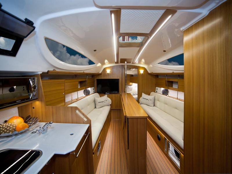 Book yachts online - sailboat - Maxus 33.1 RS Prestige - MYSTIC RIVER - rent
