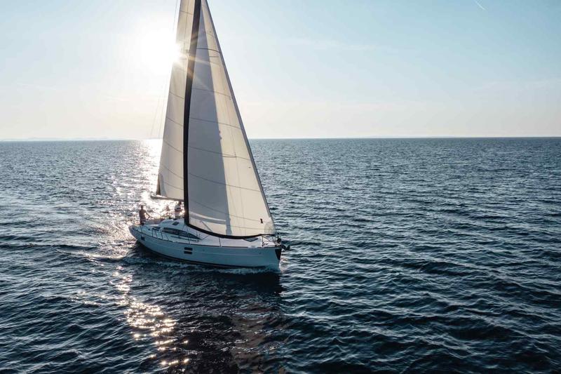 Book yachts online - sailboat - Elan Impression 40.1 - Liana - rent