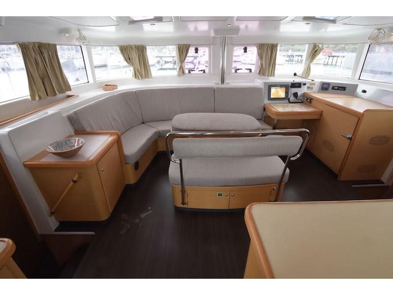 Book yachts online - catamaran - Lagoon 440 (4+2 cab) - OCEANUS - rent
