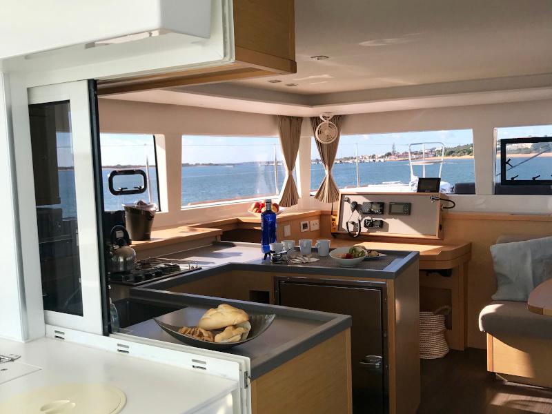 Book yachts online - catamaran - Lagoon 450 Sport - Ocean Dreams - rent
