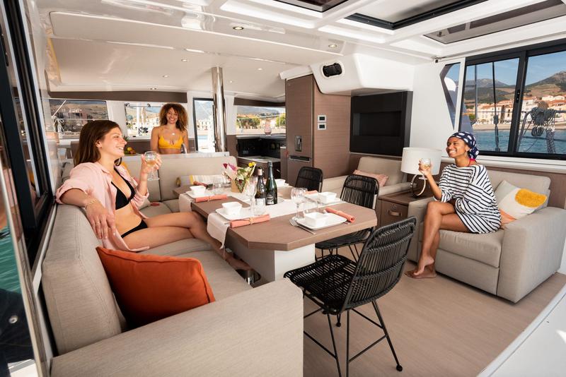 Book yachts online - catamaran - Bali 4.2 - Persona Grata - rent