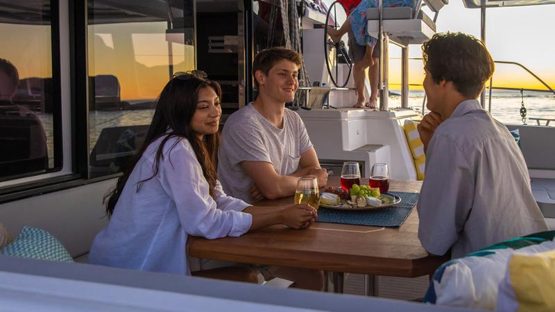Book yachts online - catamaran - Sunsail 424/4/4 - Sunsail 424/4/4 (2021) - rent